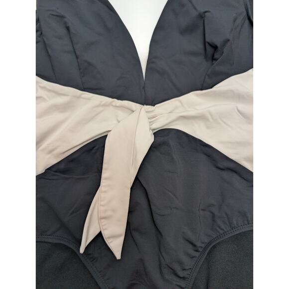 Women's Size Large 12/14 Black Time & Tru One-Piece Swim Suit White Bow - Picture 2 of 5